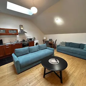 Golden With Lift - Old Town Appartement